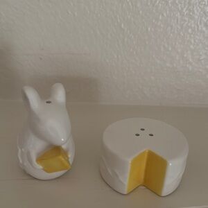 Cheese and Mouse Salt and Pepper Shaker Set - White and Yellow